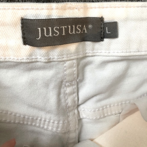 Shorts - Picture 2 of 3